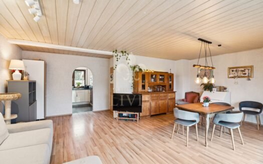 Gepflegtes Einfamilienhaus am Ortsrand von Riegelsberg mit Blick ins Grüne