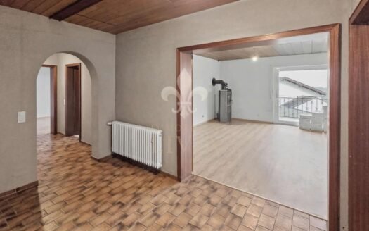 Zweifamilienhaus mit großem Garten – Raum für Familie, Ideen und Wohlfühlmomente