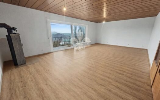 Zweifamilienhaus mit großem Garten – Raum für Familie, Ideen und Wohlfühlmomente