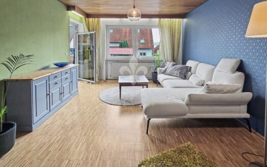 Großzügige 4-Zimmer-Erdgeschosswohnung mit Wintergarten, Garten und Stellplatz