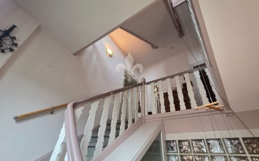 Gepflegtes Mehrfamilienhaus mit 3 Wohneinheiten in TOP Lage am Petersberg