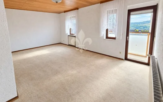 Reihenmittelhaus mit Terrasse, Balkon und Garagen in Saarbr&uuml;cken-Bischmisheim